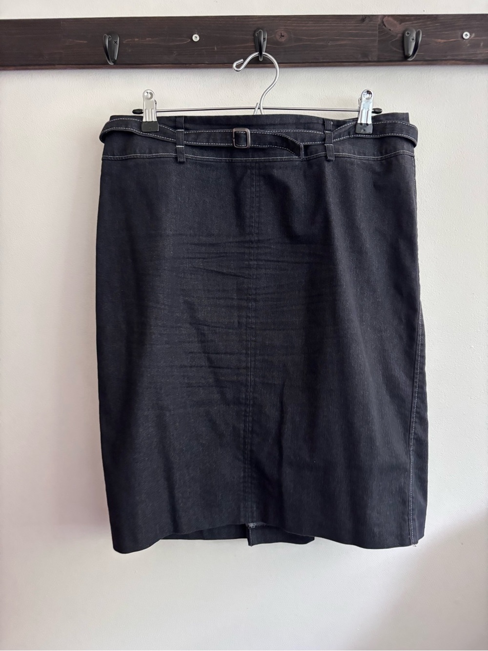 Women’s Reitman’s Dark Denim Pencil Skirt with Thin Waist Belt